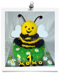 Bee cake
