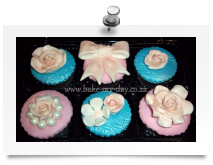 Bows & roses cupcakes