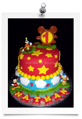Mickey Mouse cake (5)