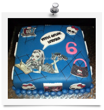 Monster High cake (3)
