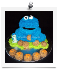 Cookie Monster cake