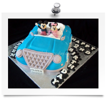 Mickey Mouse in car cake